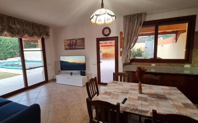 Villa Vivi. Piscina, idro, giardino e condizionatore