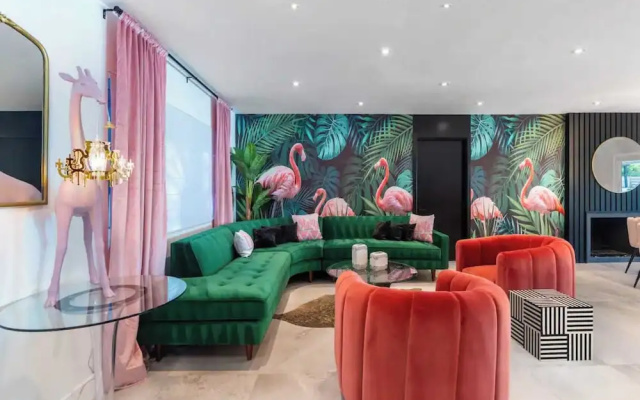 The Blush - With Pool Bars Neons, Palm Springs