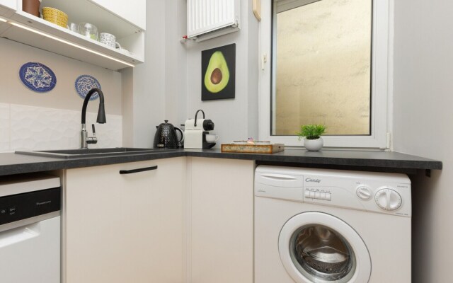 Cieszynska With 2 Bedroom by Renters