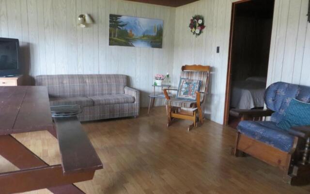 MacIver's Motel & Campground