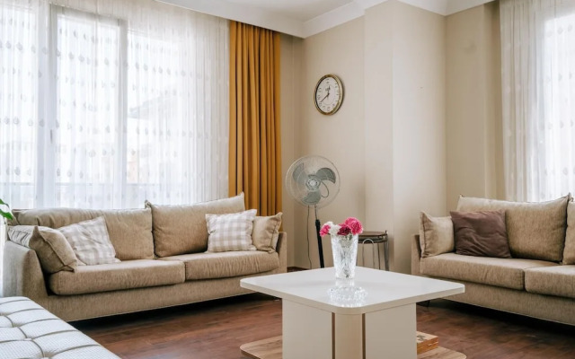 Lovely Flat w Balcony 10 min to Moda Coast