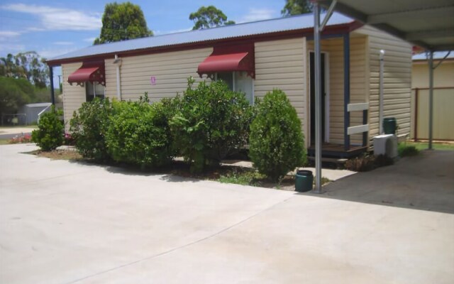 Y Motels Kingaroy