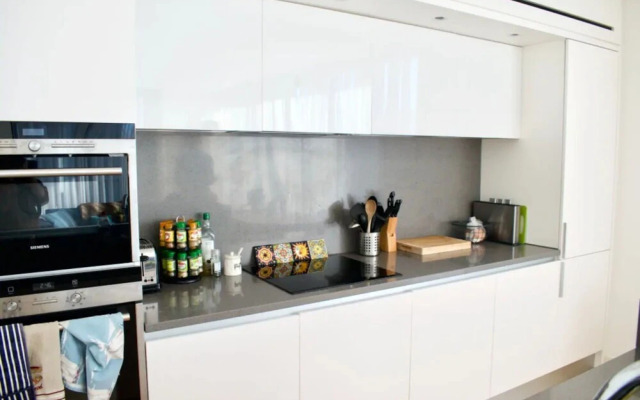 Quarter Mile Flat With Stunning Meadows View