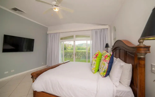 Colina 5E 2 bdr 2 Bath