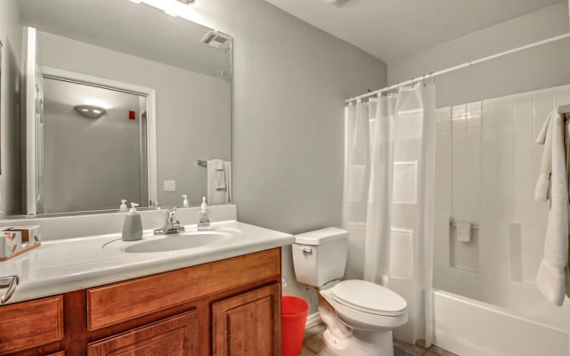 Devonshire #3032 - 2 Br condo by RedAwning