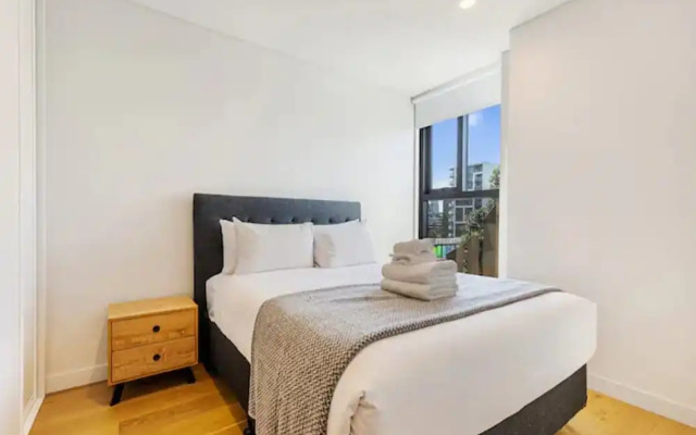 Bright And Modern Apartment On K Road!