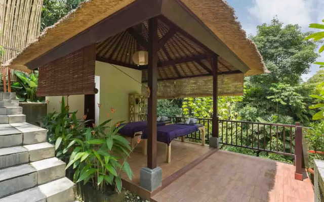 Tini Villa