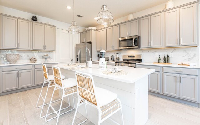 608fr 3 Bedroom Townhouse by Redawning