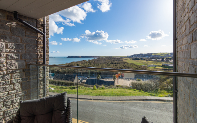 Apartment 8 Waterstone House - Luxury Apartment Sea Views Pet Friendly