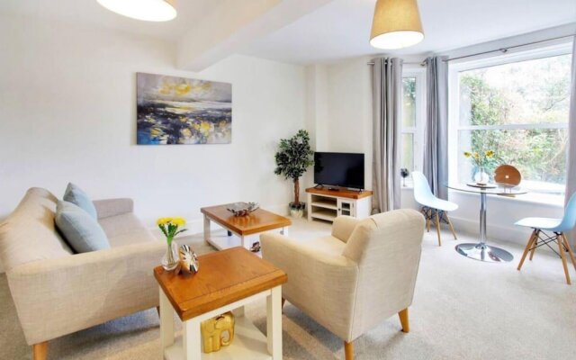 Stylish 1-bed Apartment - Heart of Tunbridge Wells