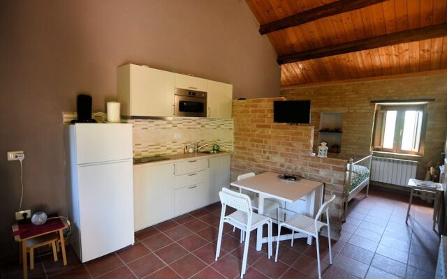 Charming 2-bed Apartment in Petritoli