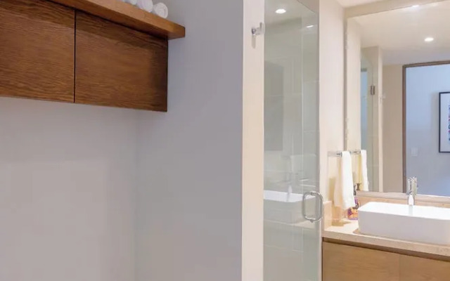 Chic Beachfront Condo Ocean View