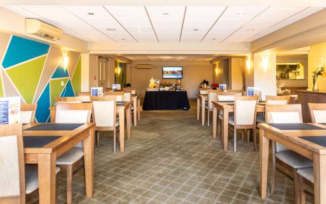 Ocean Breeze Hotel