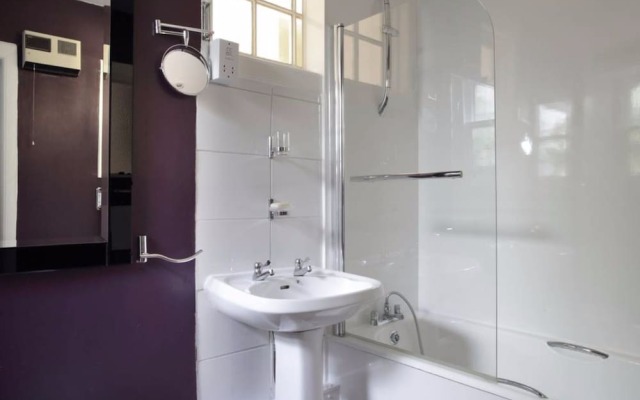 3 Bedroom Apartment With Private Entrance