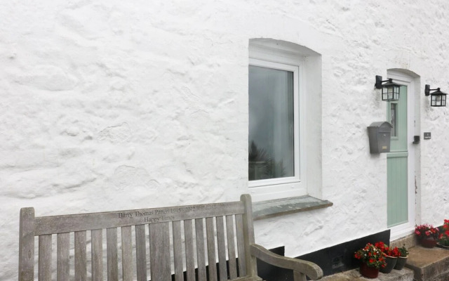 4 Coastguard Cottages