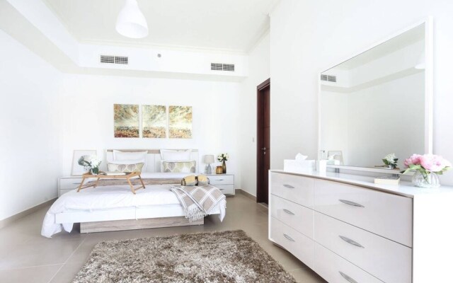 Spectacular 2BR in Beautiful Burj Vista!