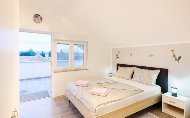 Studio Apartment With Balcony Near Beach Apartmani Orhideja