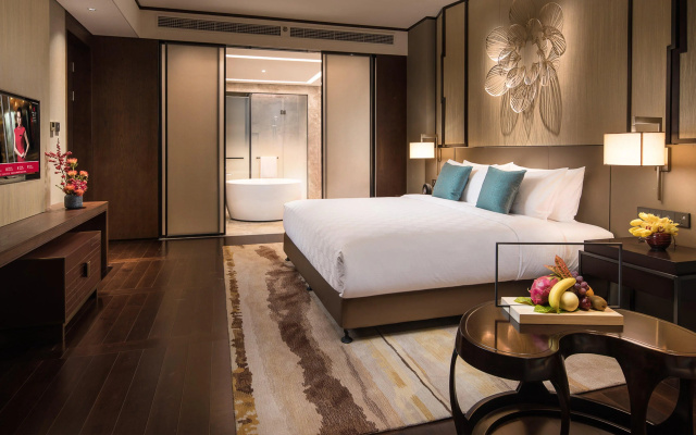 HUALUXE Xiamen Haicang Harbour View by IHG