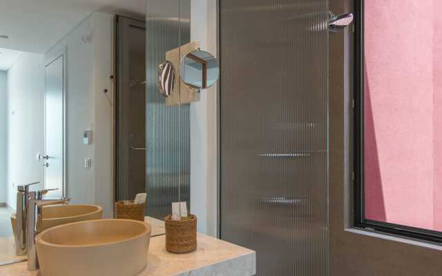 Plethora Luxury Suites