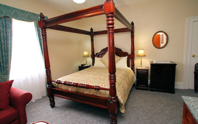 The Lodge on Elizabeth