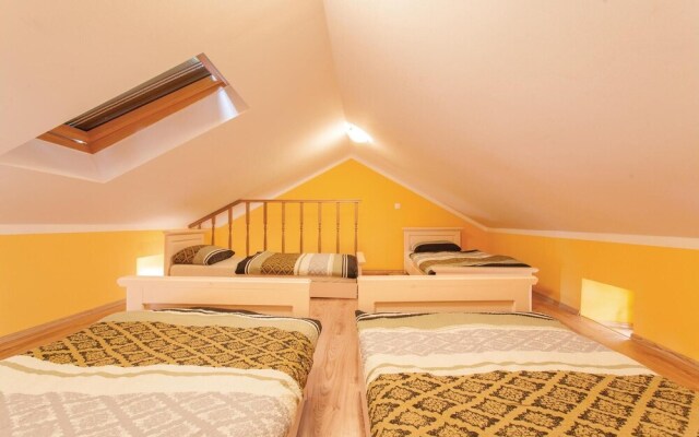 Beautiful Apartment in Omisalj With 1 Bedrooms