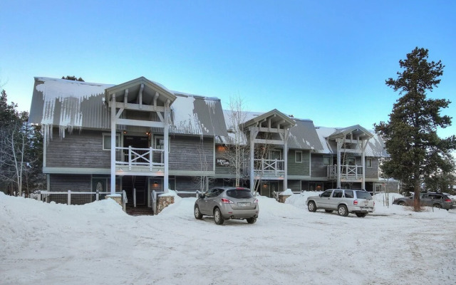 Invitingly Furnished 1 Bedroom - Miner's Candle 4