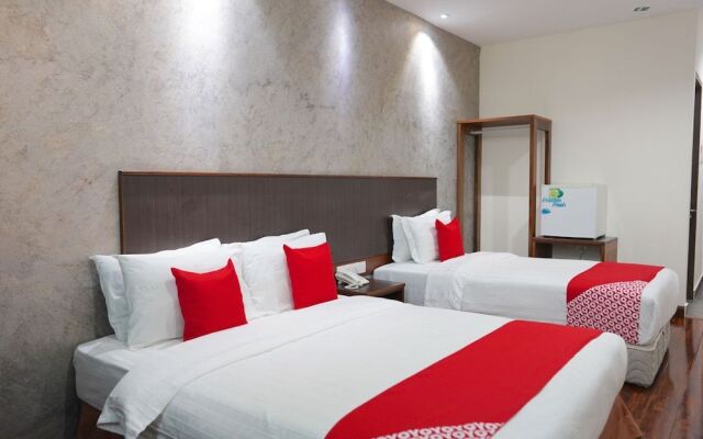 Oyo 43987 Season Inn