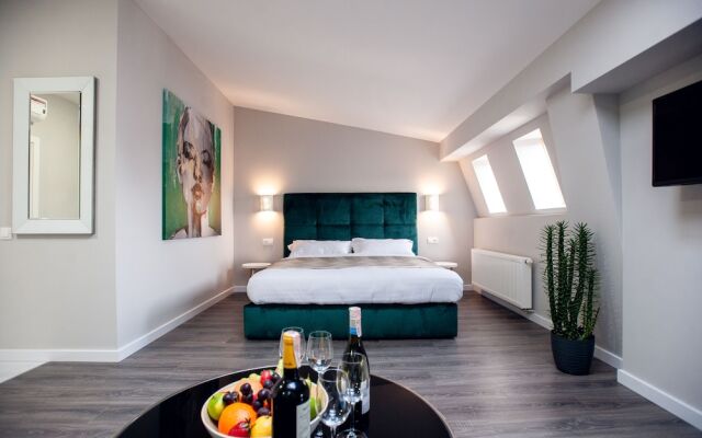 Spacious Apartment Center