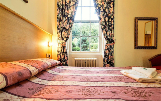 Cumberland Hotel