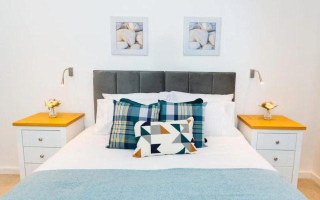 Absolute Stays on Grosvenor- Free Wifi Families Contractors Longshort Stays