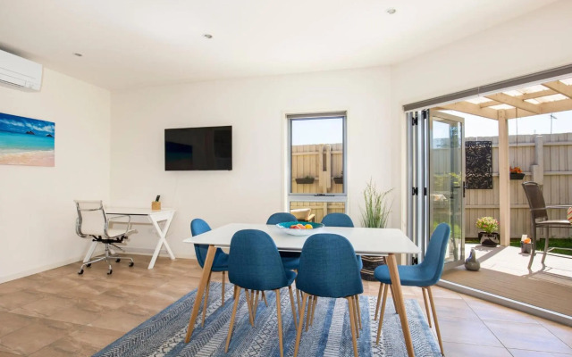 Thalassa I Pet Friendly I 2 Mins Walk to Beach