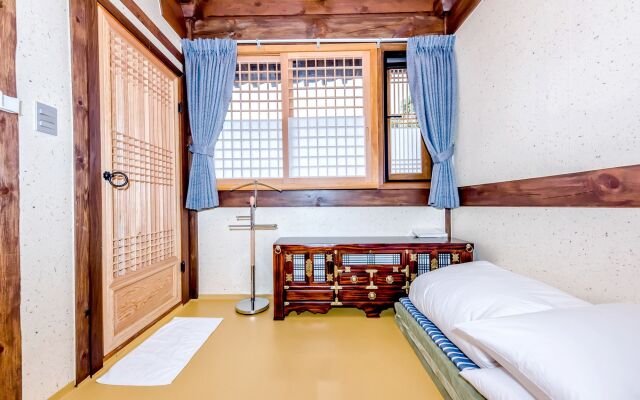 Jeju Hanok Hotel Hallagung
