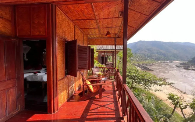 Mekong Riverside Lodge