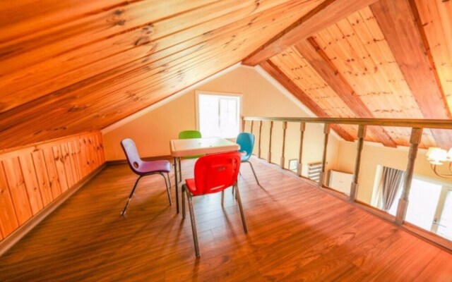 Mungyeong Tyrol Pension