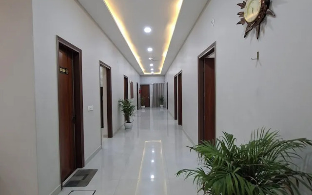 Wishotel Xpress Hotel Crown Classic Villa