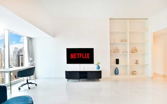 LUX  Cayan Superior Suite 4 Dubai Marina