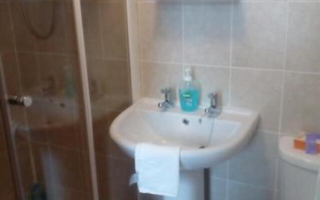 Lynmoore Guest House - BB