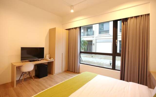 Tide of Happiness Travelodge No.5