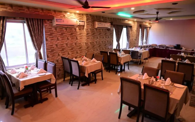 Goroomgo Hotel Coral Suites Puri