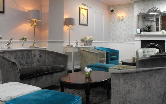 Beachlands Hotel
