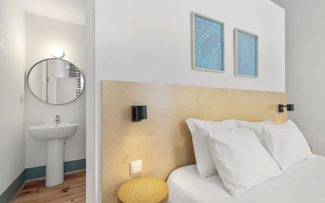 B.Places Apartments