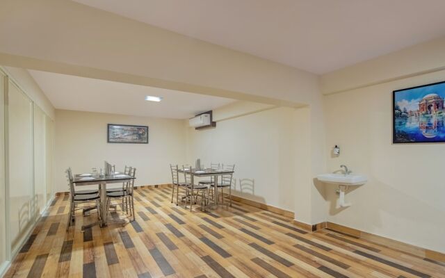 Treebo Marina Grand, Railway Station