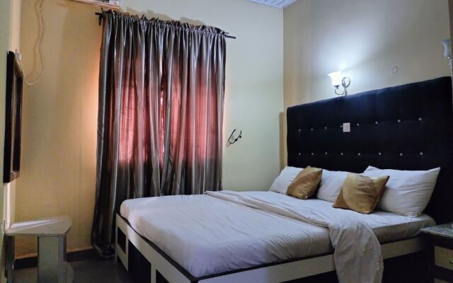 Steffan Hotel and Suites