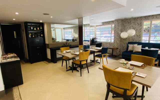 Hotel Retiro 84 by MIJ