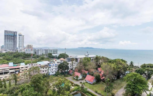 Reflection Jomtien Beach Condo by Dome