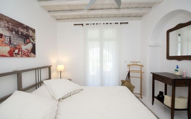Ornos Suites