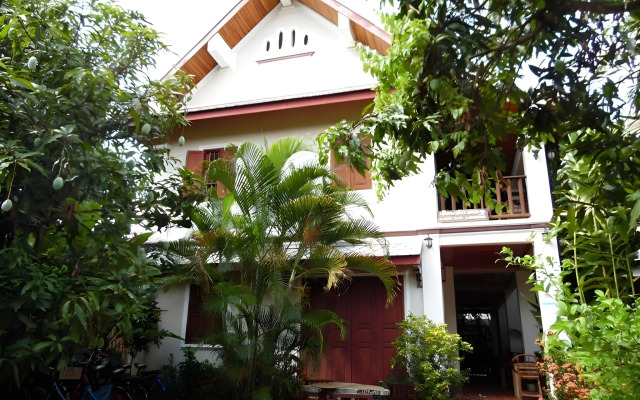 Lao Lu Lodge