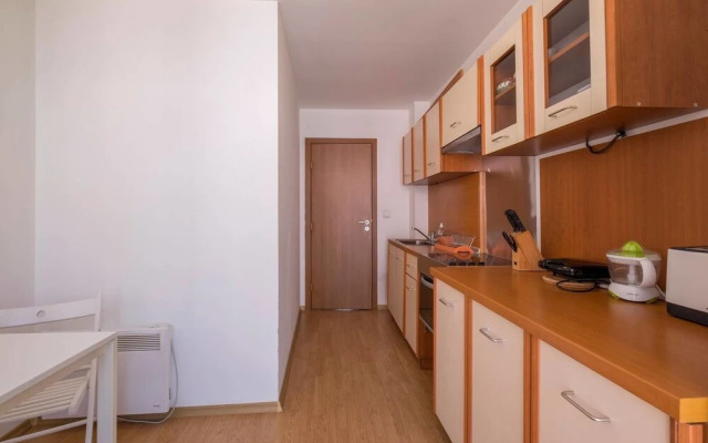 FM Economy 2-BDR Apartment - James Bond's