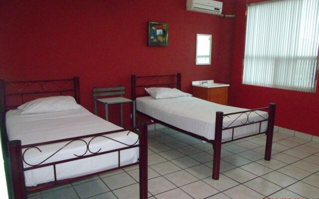 Unidades Privadas con AC-TV-WiFi y Estacionamiento en Centro de MTY