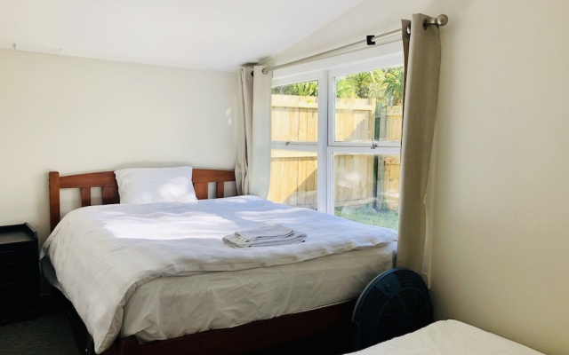 ARent - Serviced Garden Cottage - 14a Dignan St – Guest Rooms – Auckland